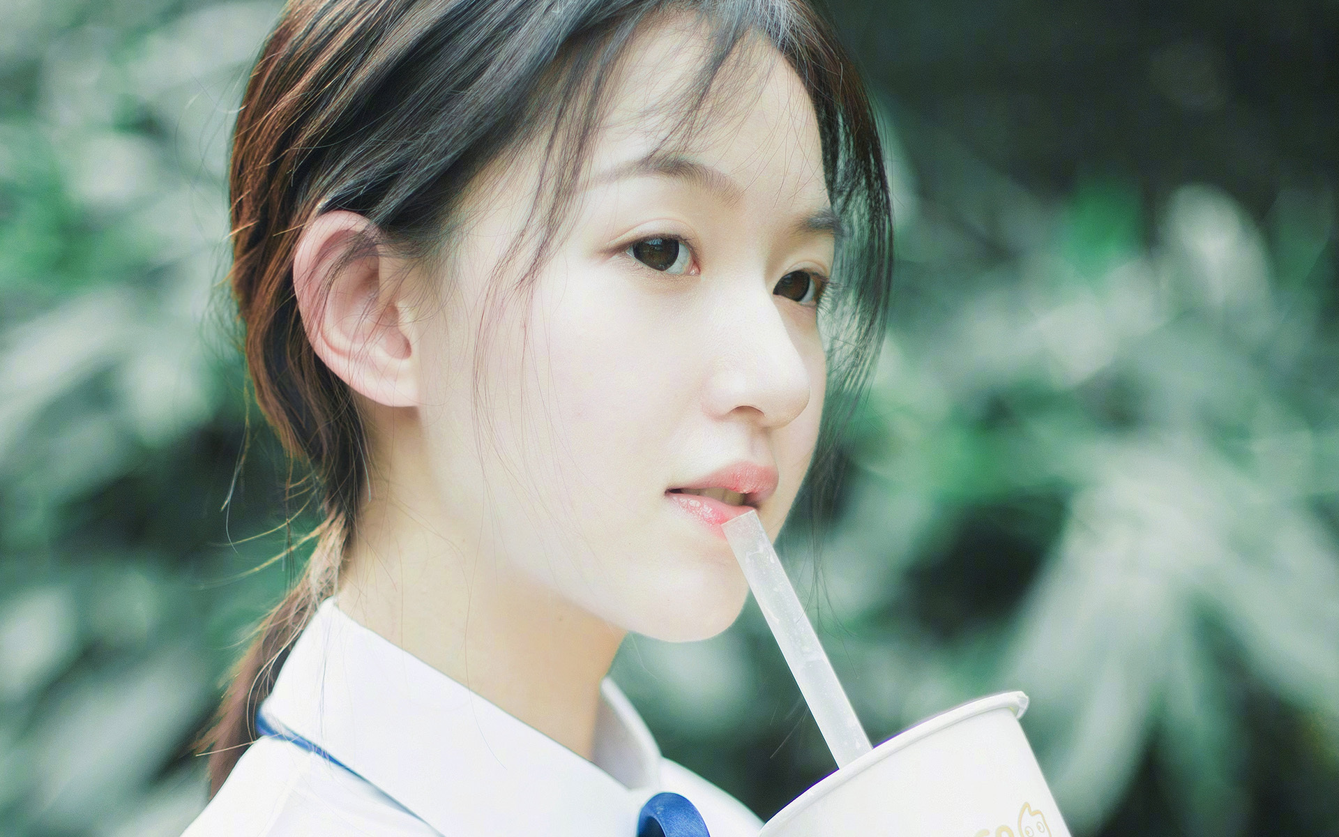 德甲球队高压逼抢环境下认知分配效率对传球精度影响研究,足球高压战术