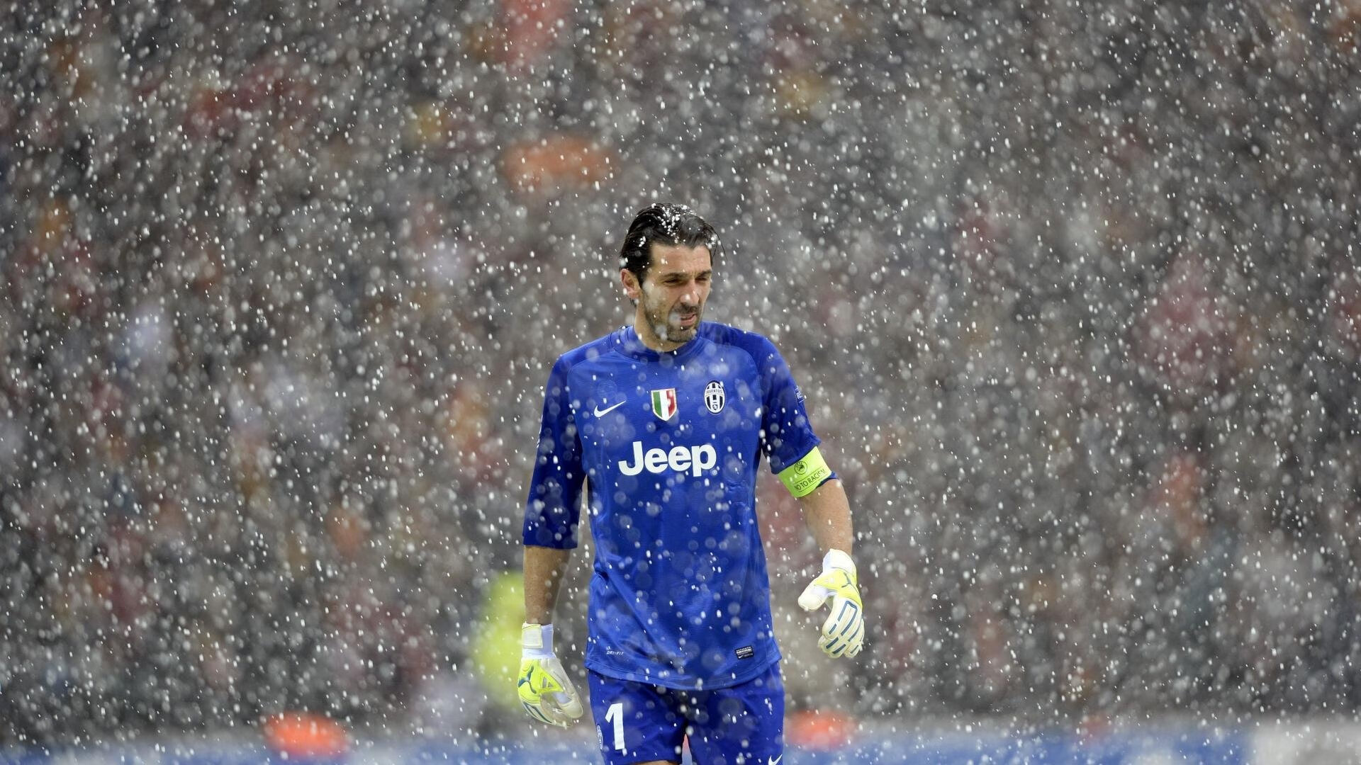 爱游戏官方-特色足球文化产业示范项目在多城市落地，打造足球特色学校